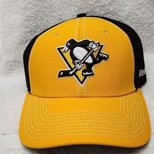 Reebok Pittsburgh Penguins Velcroback Hat - New